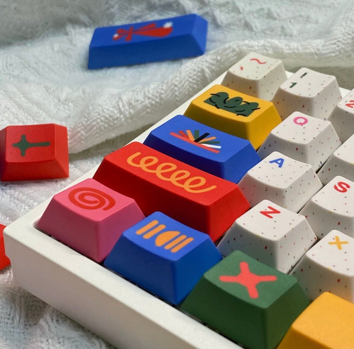 DK Motif Keycaps